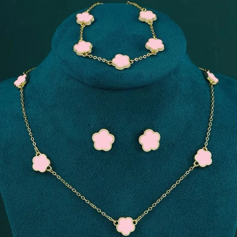 Women’s Jewelry Set – Black Flower in Gold Finish