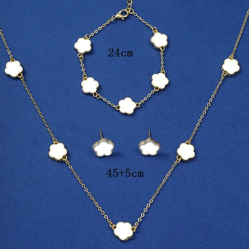 Women’s Jewelry Set – Black Flower in Gold Finish