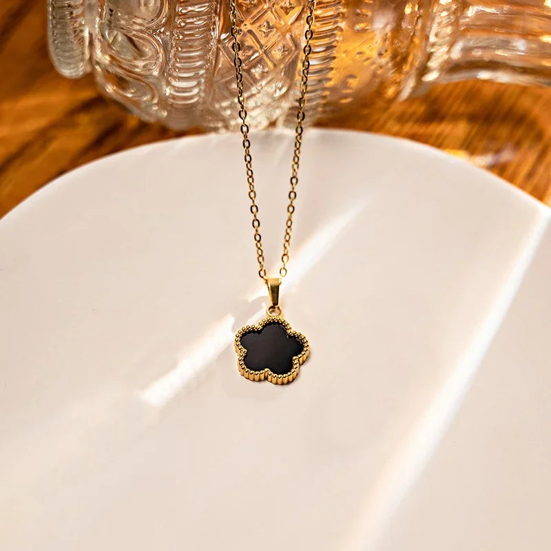 Women’s Jewelry Set – Black Flower in Gold Finish