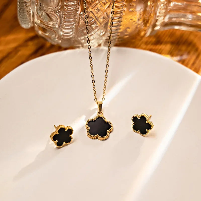 Women’s Jewelry Set – Black Flower in Gold Finish