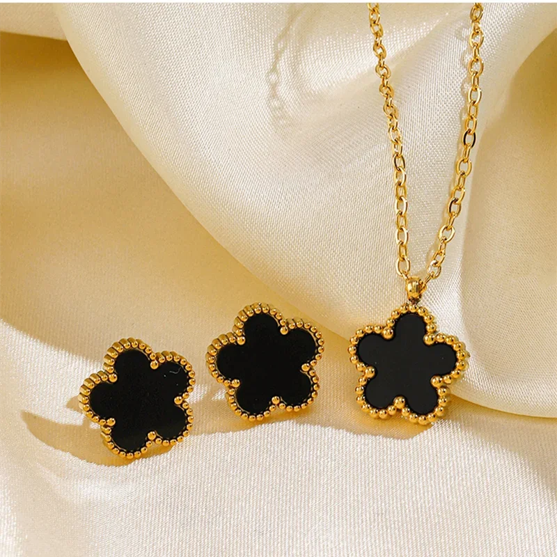 Women’s Jewelry Set – Black Flower in Gold Finish
