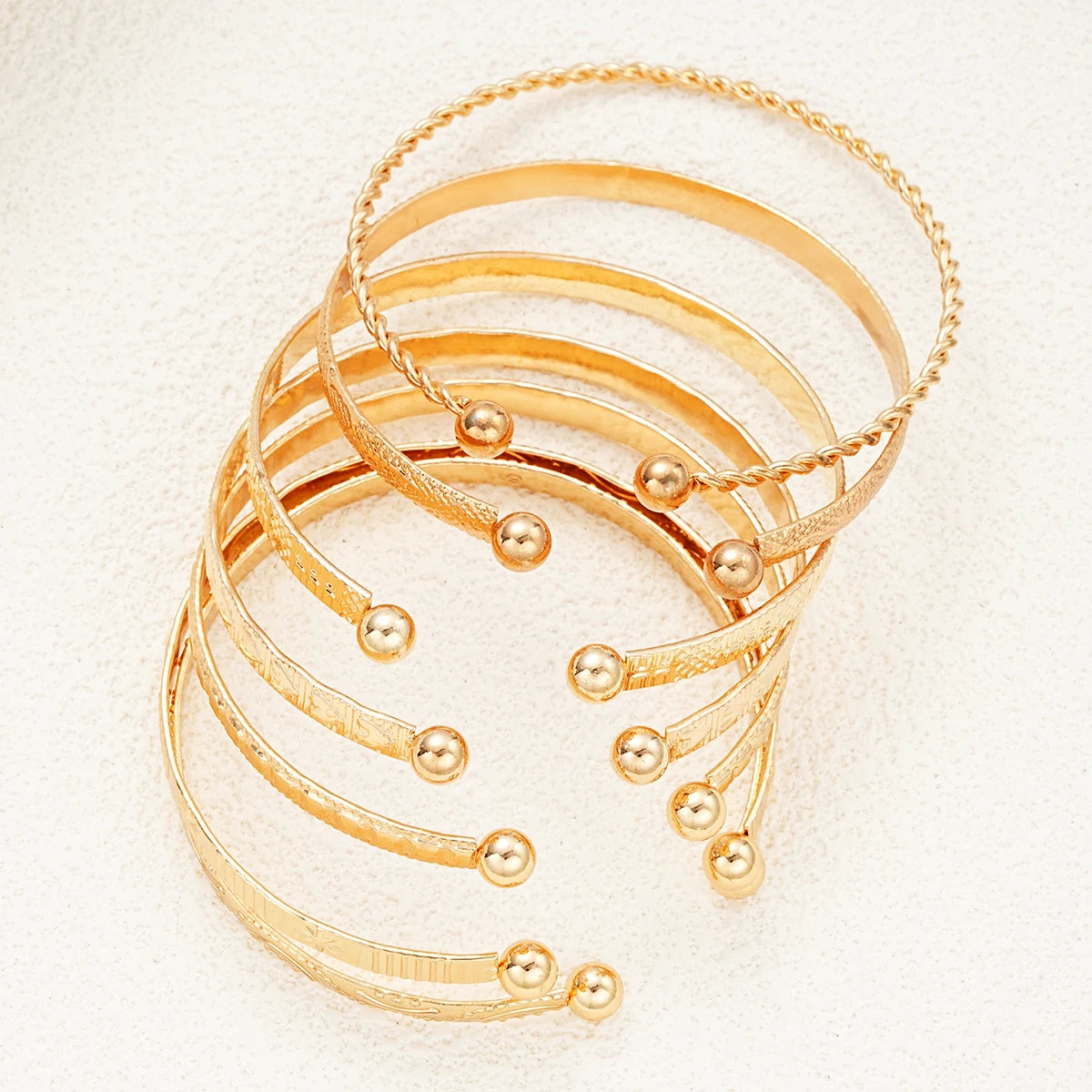Set of 7 Women’s Bracelets Elegance & Style in Every Deta