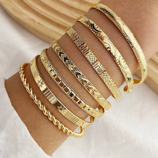 Set of 7 Women’s Bracelets Elegance & Style in Every Deta